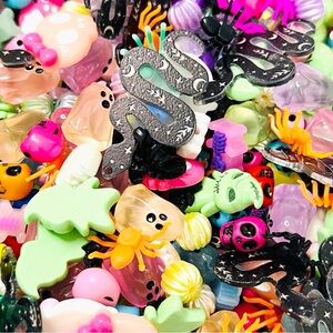 💀 Cute Creepy Bead & Charm Mix – 50g Halloween Craft Supplies